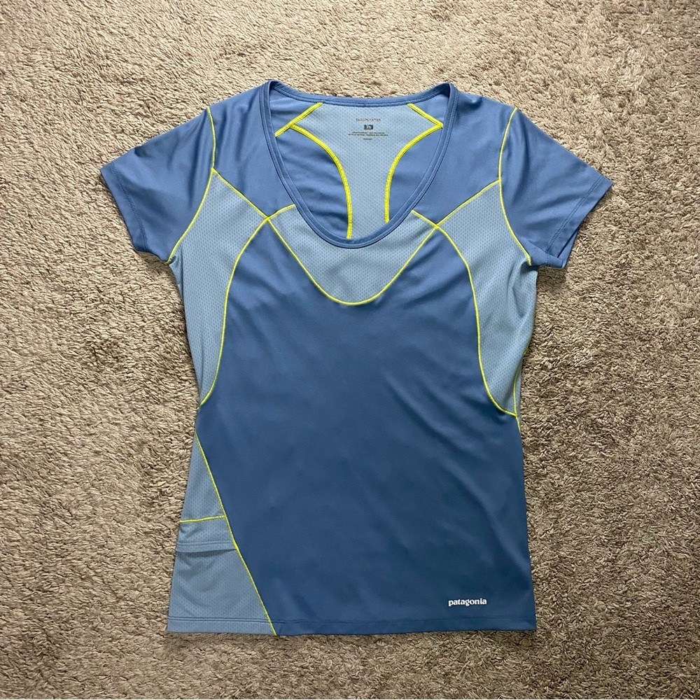 Patagonia Womens Size XS Activewear Top Short Sleeve Moisture Wicking Shirt
